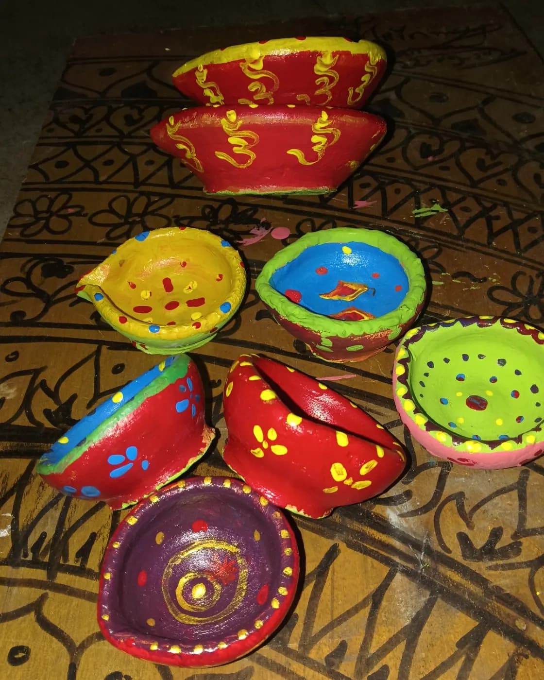 Handmade painted diyas set, photo 2 of 5
