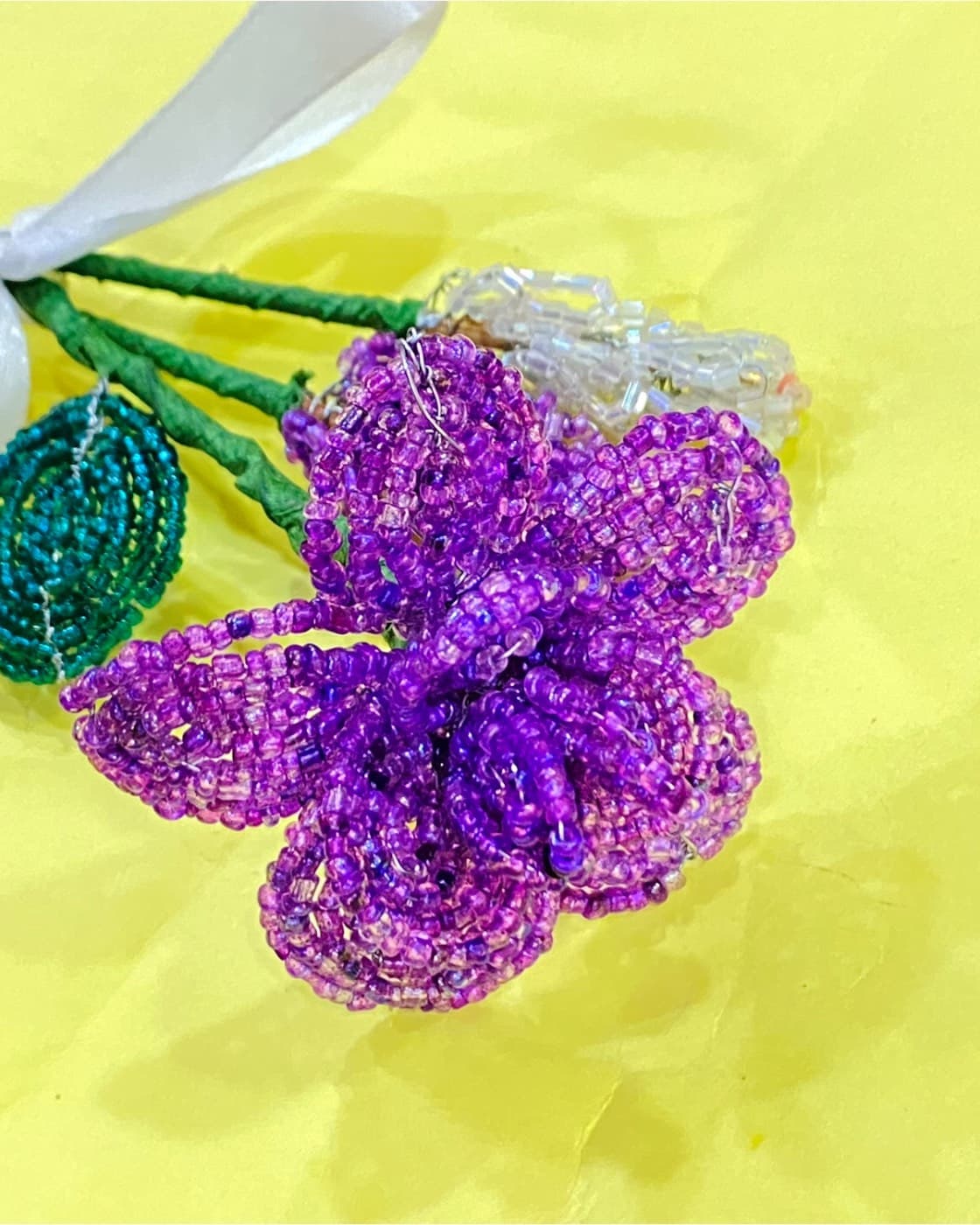 Handmade beads flower with leaf, photo 1 of 2