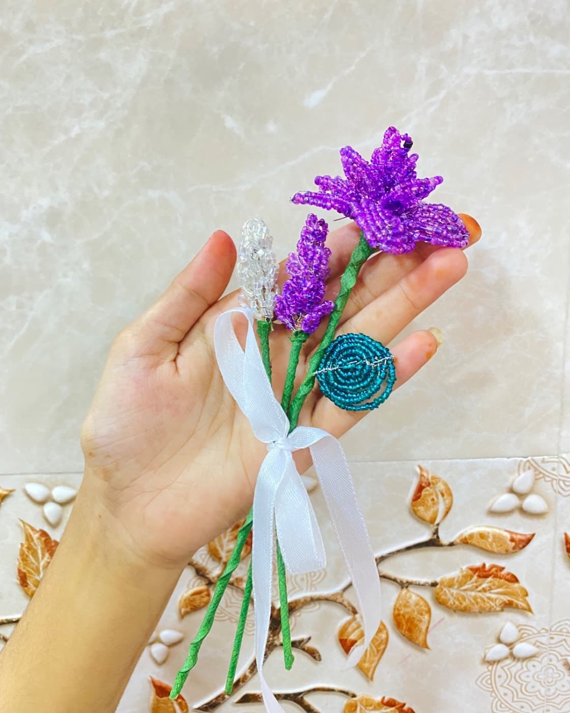 Handmade beads flower with leaf, photo 2 of 2